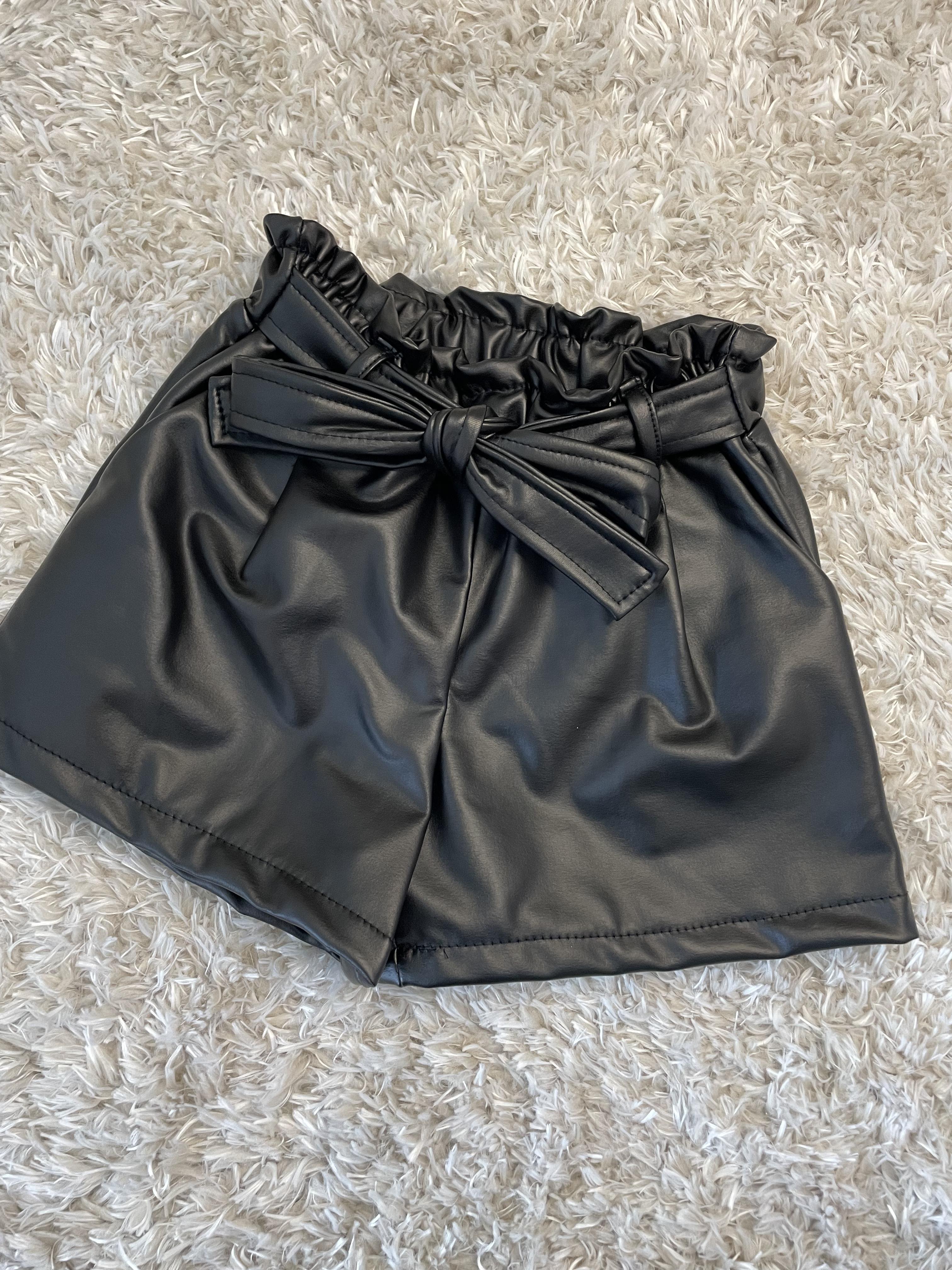 short | Simili cuir